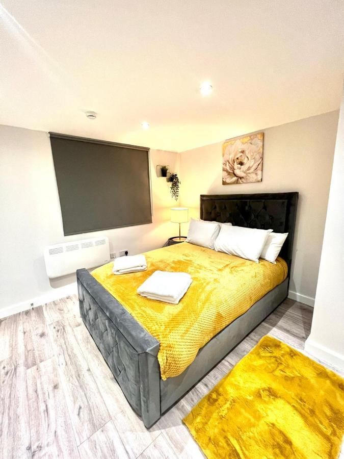 Golden Residences - Oakway Feltham Екстер'єр фото